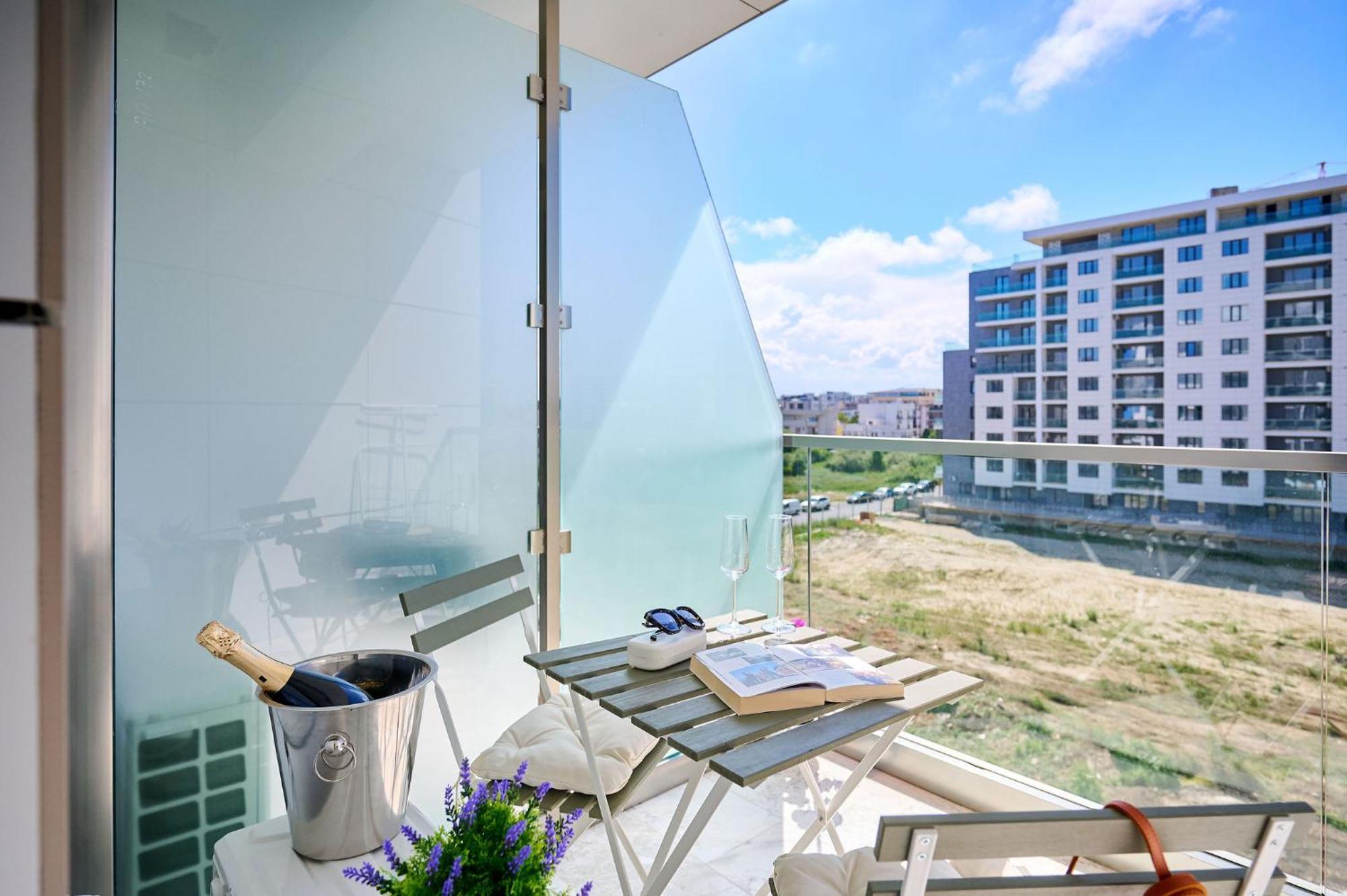 Soleil Anne Studio In Infinity Beach Resort - Parking Mamaia Bagian luar foto