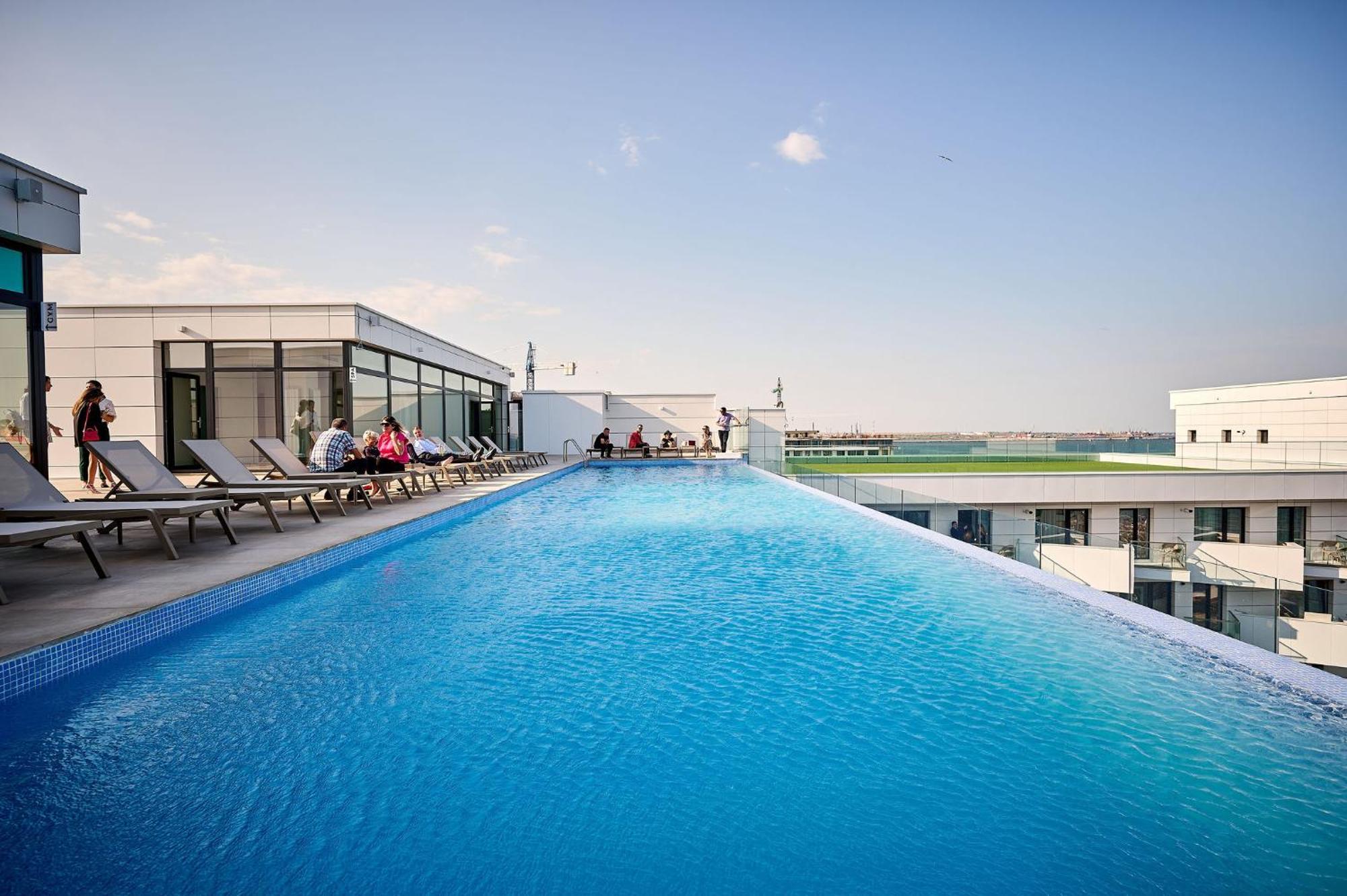 Soleil Anne Studio In Infinity Beach Resort - Parking Mamaia Bagian luar foto